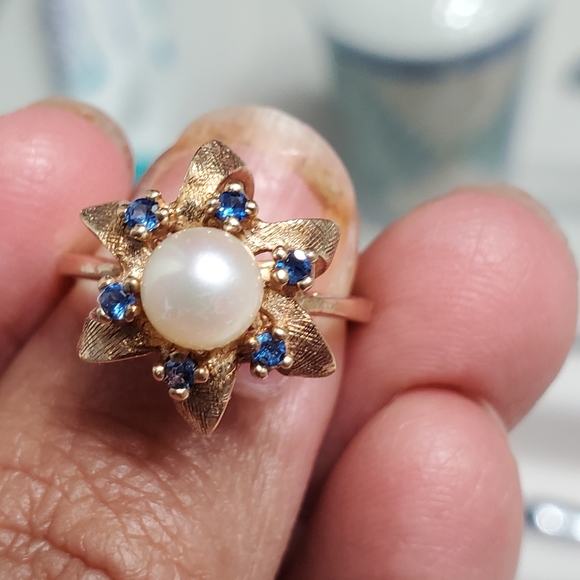 10k gold ring from birks. Vantage gold ring with natural pearl and shaphir - Picture 10 of 11